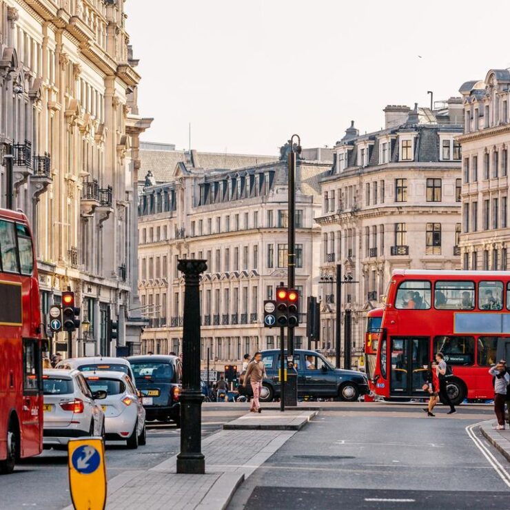 Navigating London: Your Guide to the Tube, Buses, and More